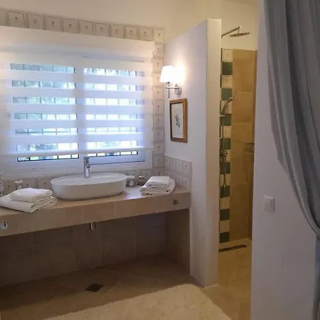 Bay Residences Feriehus Rodhodháfni